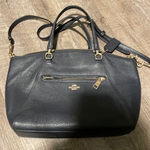 Crossover coach purse with removable strap